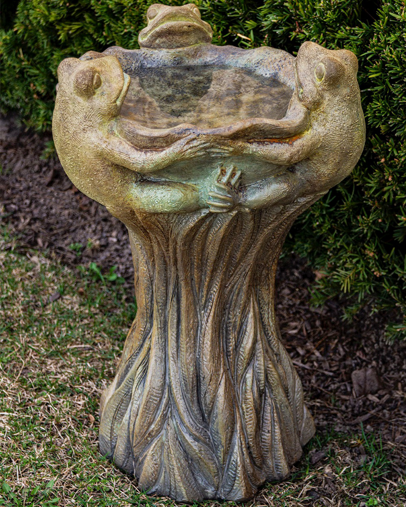 Bird Bath Three Frogs