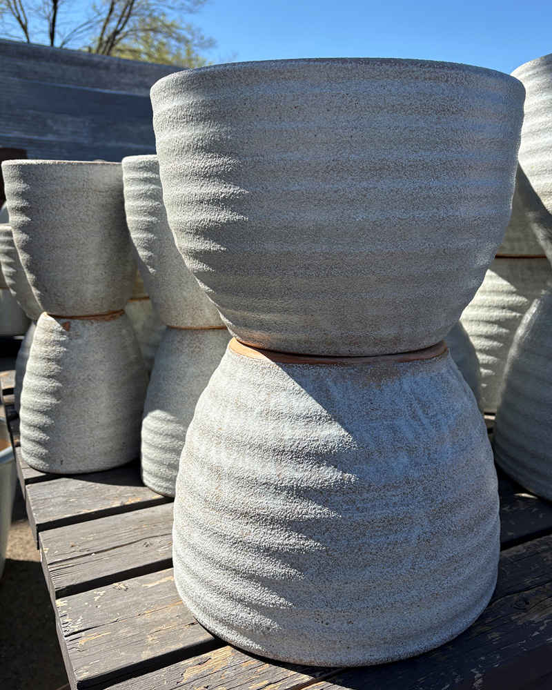 Toga Pot Sandy White 14"
