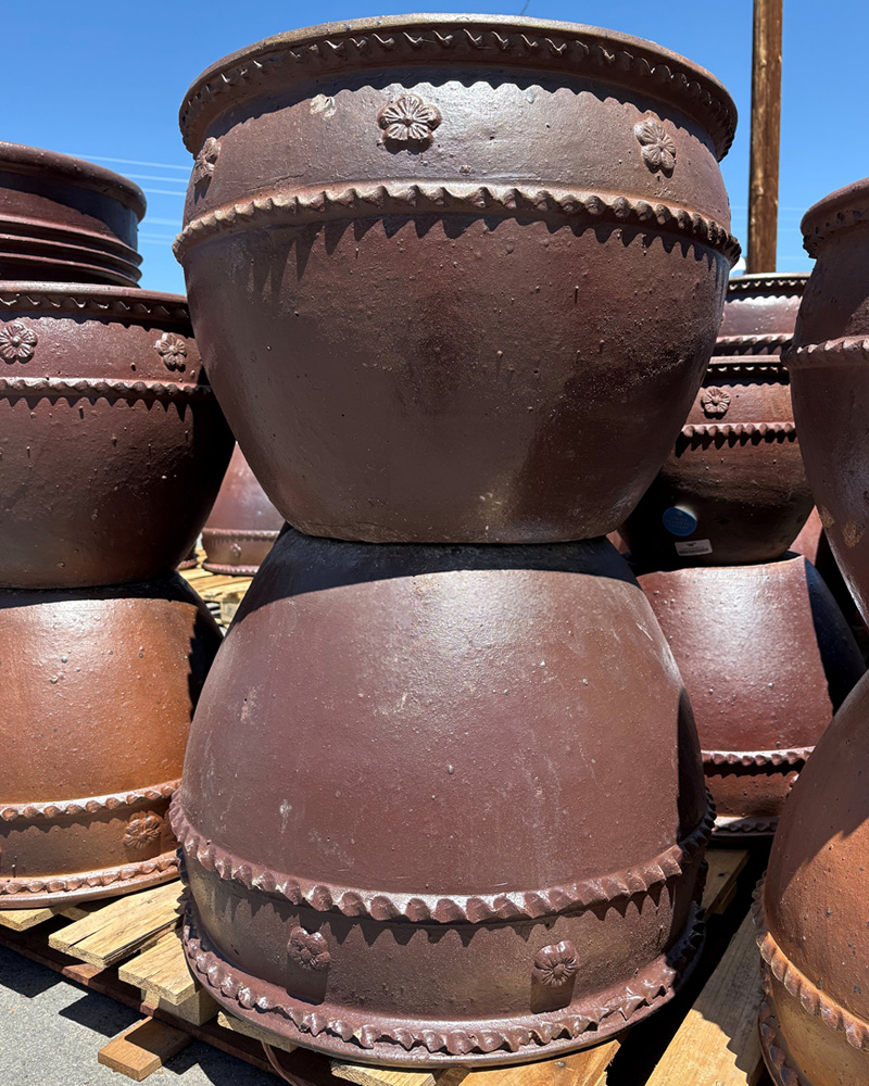 Deco Motif Pot Black Clay 25.25"